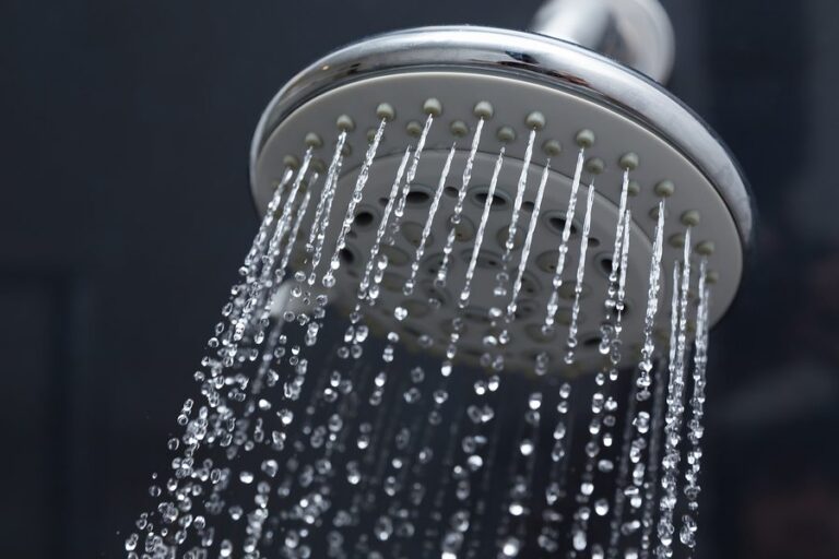 Elderly Care in Meyerland TX: Bathing Tips for Seniors with Parkinson's Disease